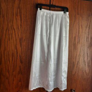 NEW ! Classic White Half Slip Floral Lace Trim W Elastic Waist Skirt Sz M (27in)